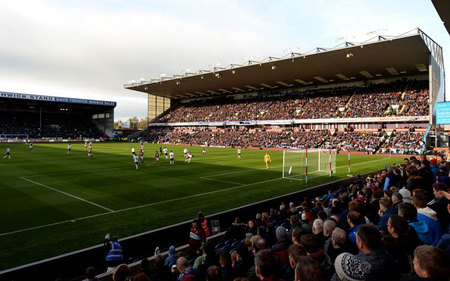 她与新疆女 她与新疆女